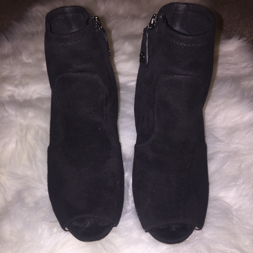 ✴️SOLD ON EBAY✴️ Michael Kors Cutout Ankle Booties - Picture 3 of 8